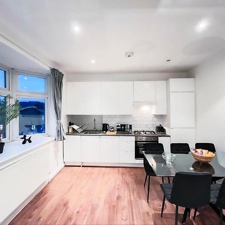 Prime Location Camden Luxury Apt Sleeps 6 London Bagian luar foto
