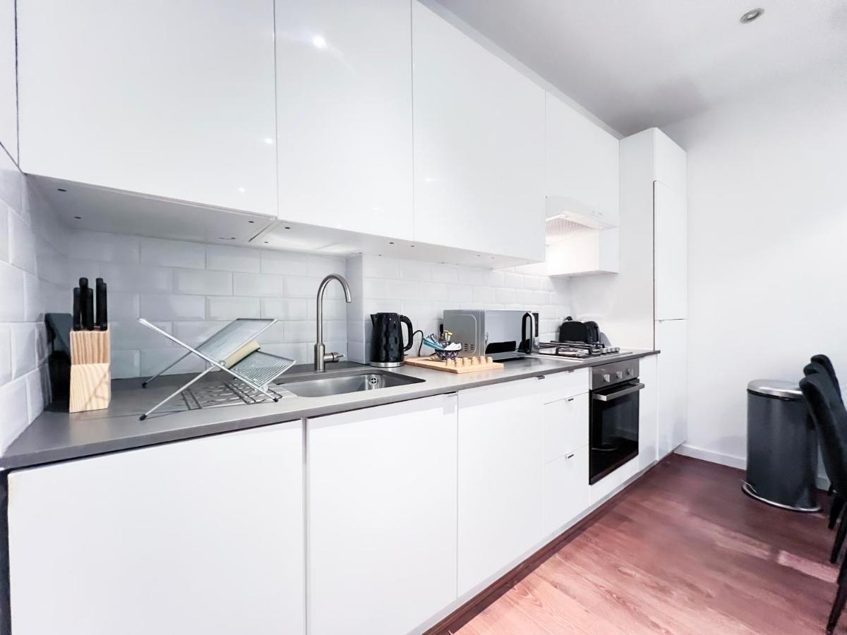Prime Location Camden Luxury Apt Sleeps 6 London Bagian luar foto