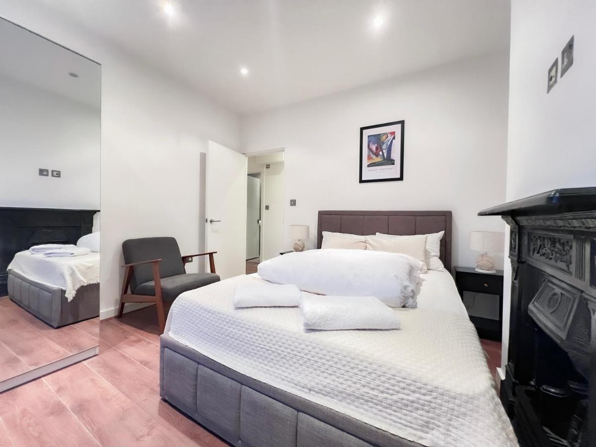 Prime Location Camden Luxury Apt Sleeps 6 London Bagian luar foto