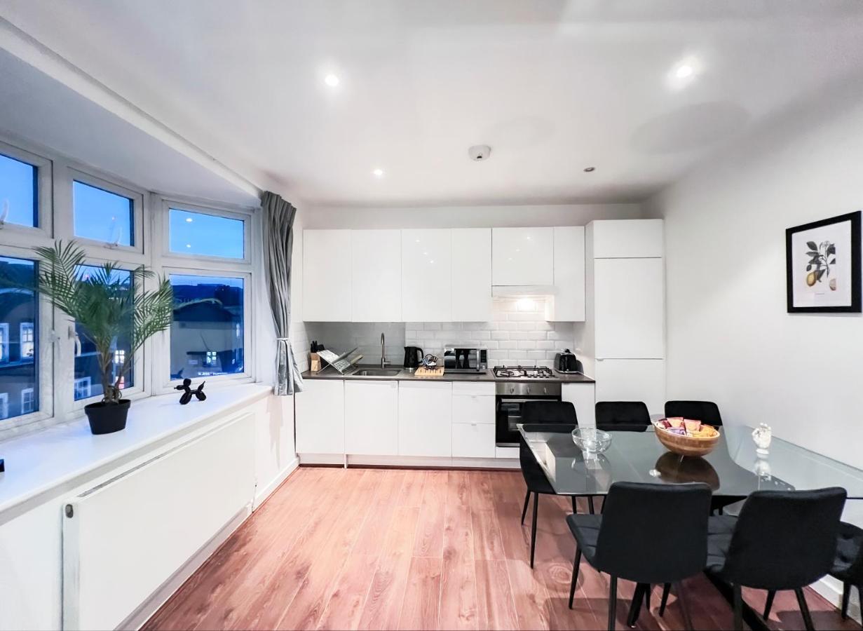 Prime Location Camden Luxury Apt Sleeps 6 London Bagian luar foto